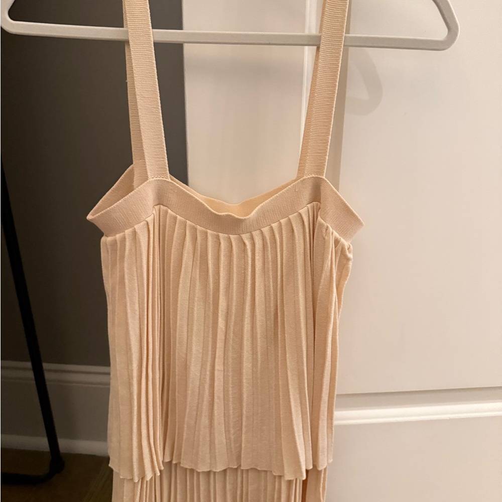 Club Monaco Pleated Tank Top in soft pink - Picture 3 of 3